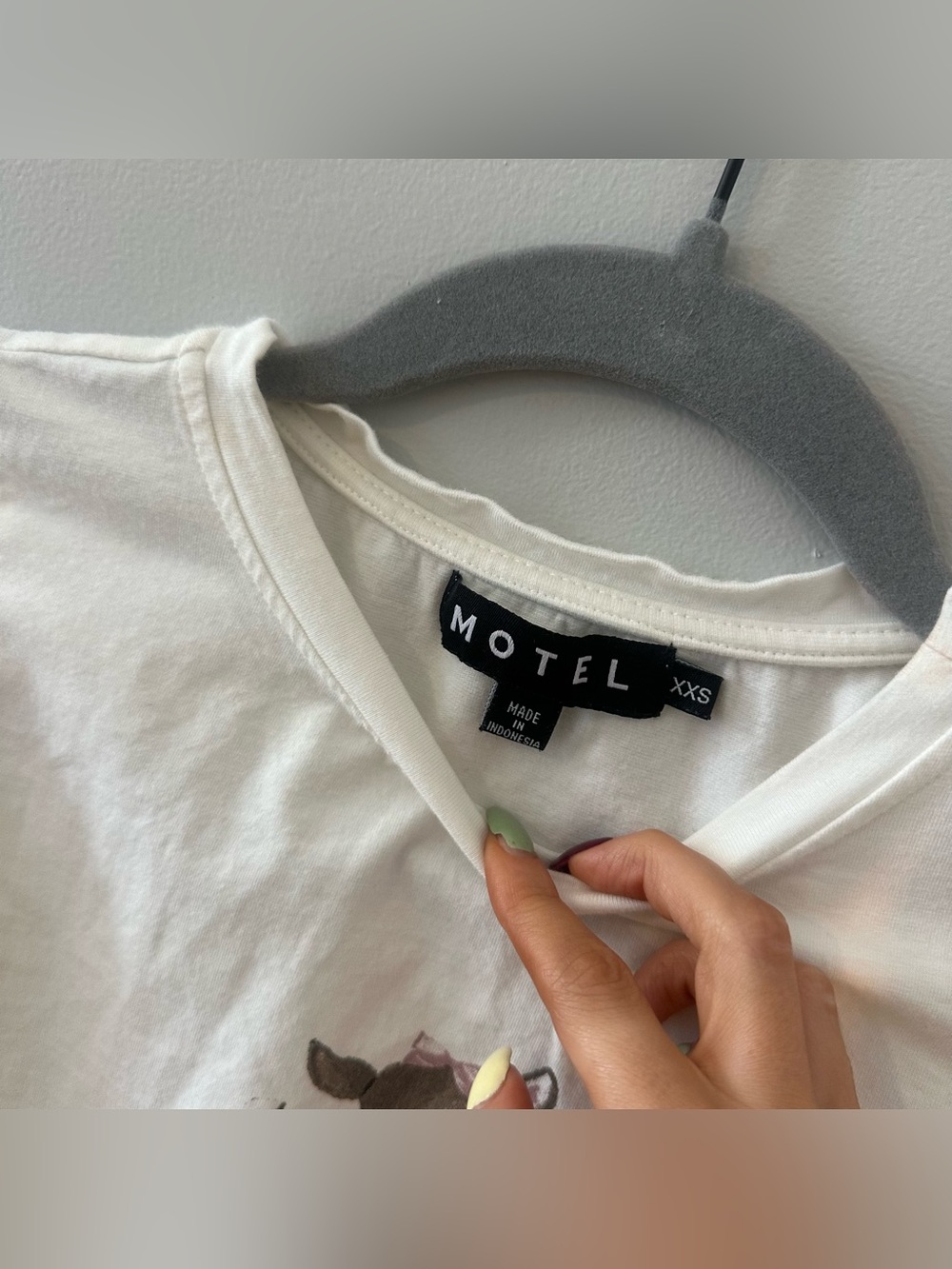 Motel Rocks Izzy Graphic Top - Picture 3 of 4
